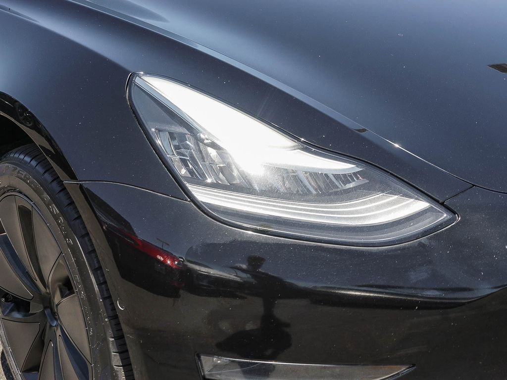 Used 2019 Solid Black Tesla Standard Range Plus image 9