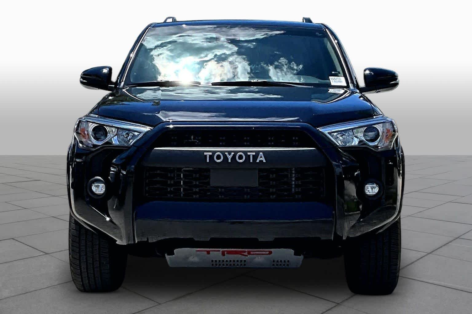 Used 2022 Midnight Black Metallic Toyota SR5 Premium image 4