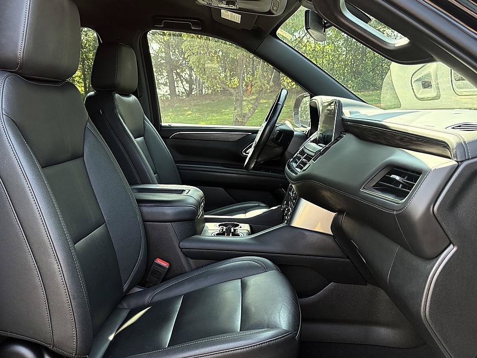 Used 2022 Black Chevrolet Z71 image 14