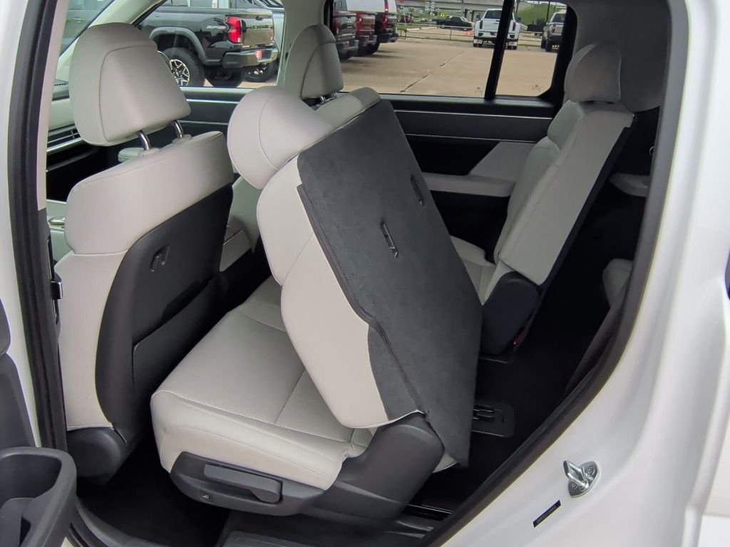 Used 2026 White Hyundai SEL image 31