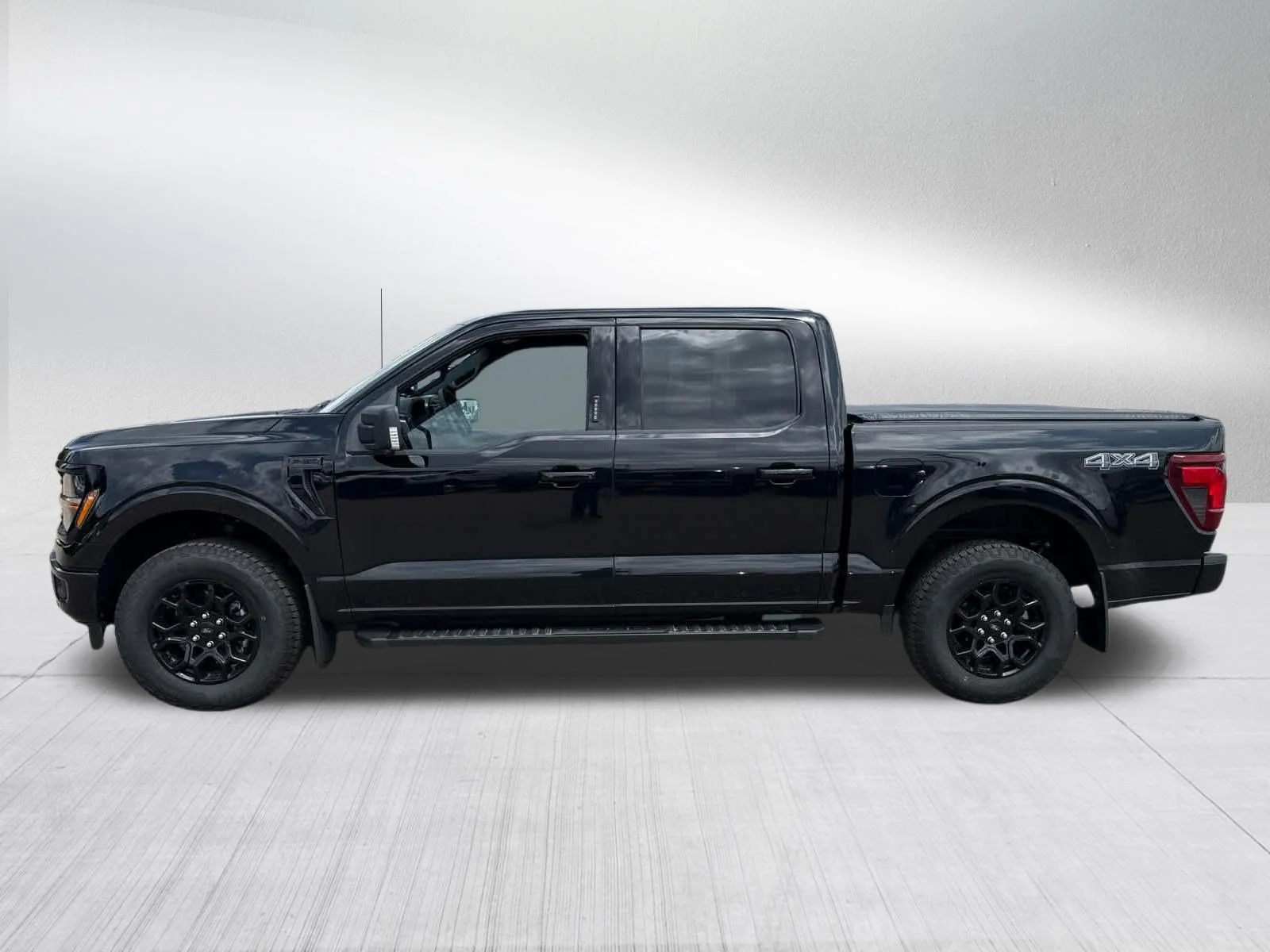 Used 2024 Agate Black Ford XLT image 4
