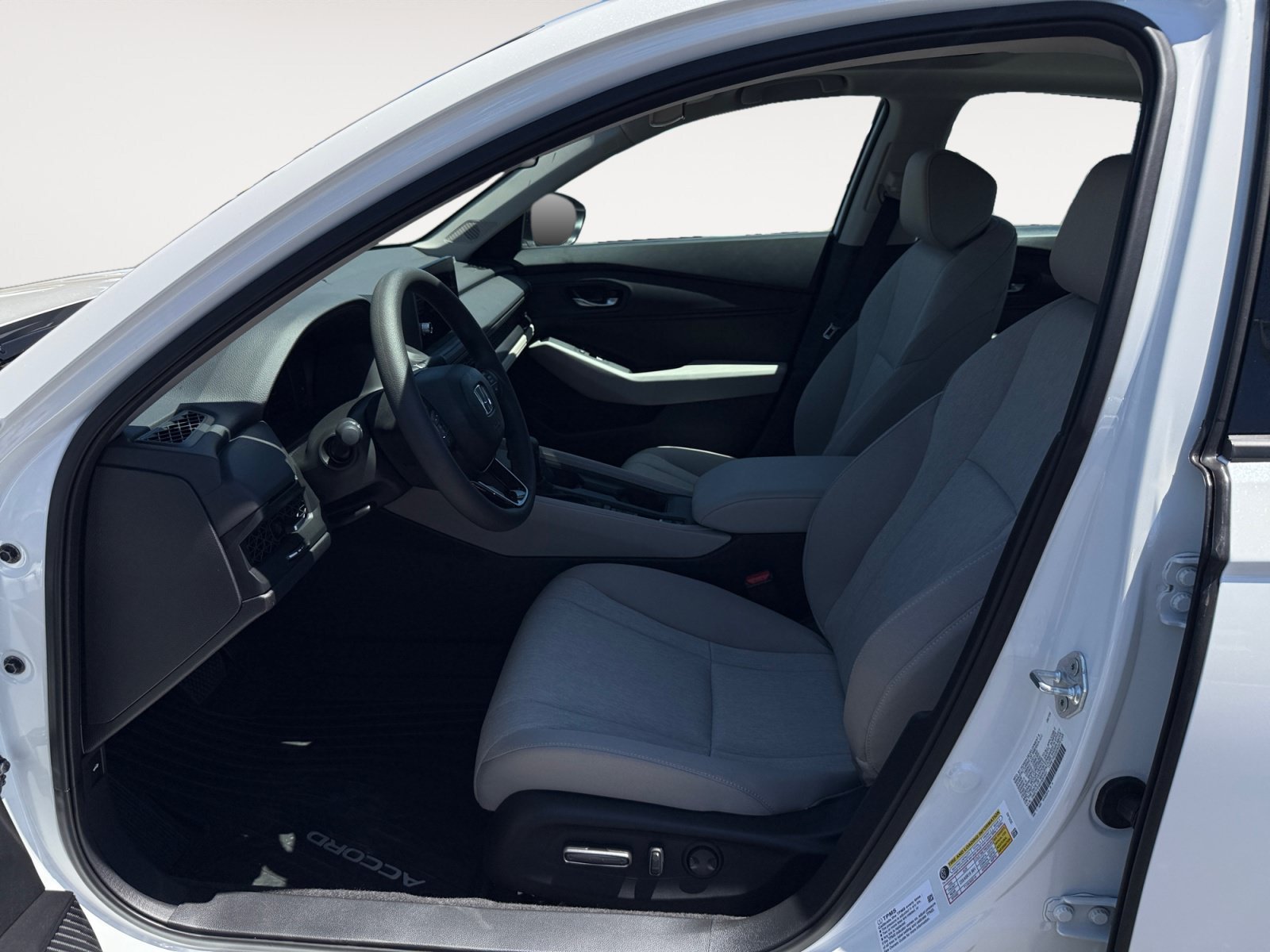 New 2026 Platinum White Pearl Honda SE image 10