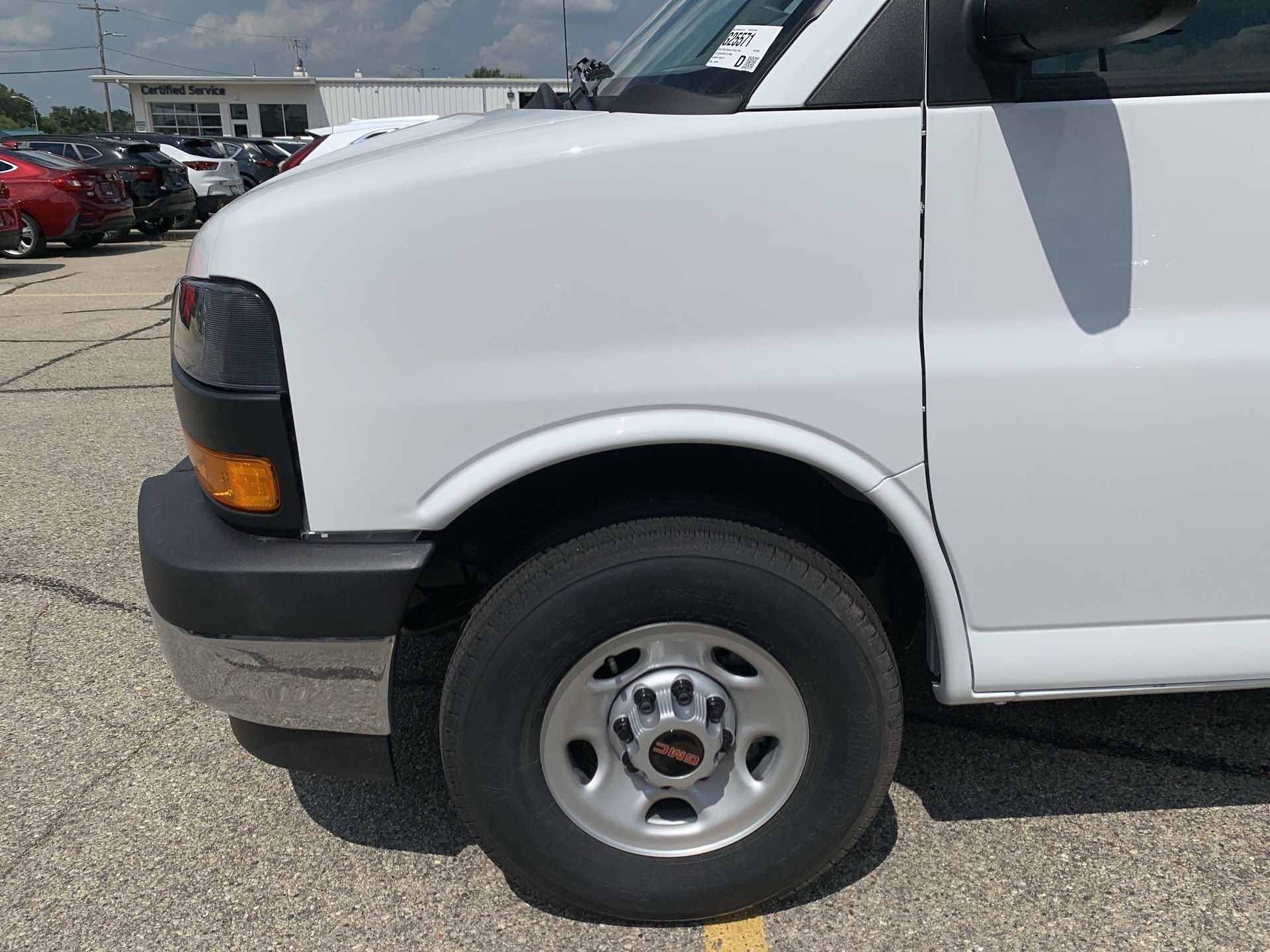New 2025 Summit White GMC Work Van image 40