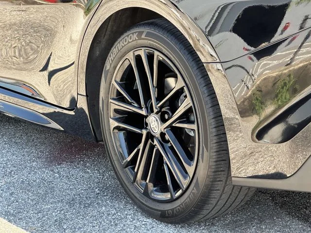 2025 Toyota Camry SE - Photo 11