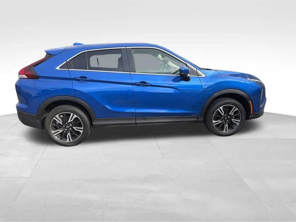 Used 2025 Blue Mitsubishi SE image 6