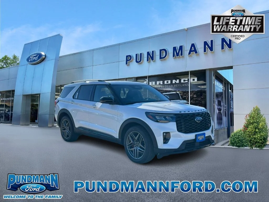 New 2026 Star White Metallic Tri-Coat Ford ST image 1