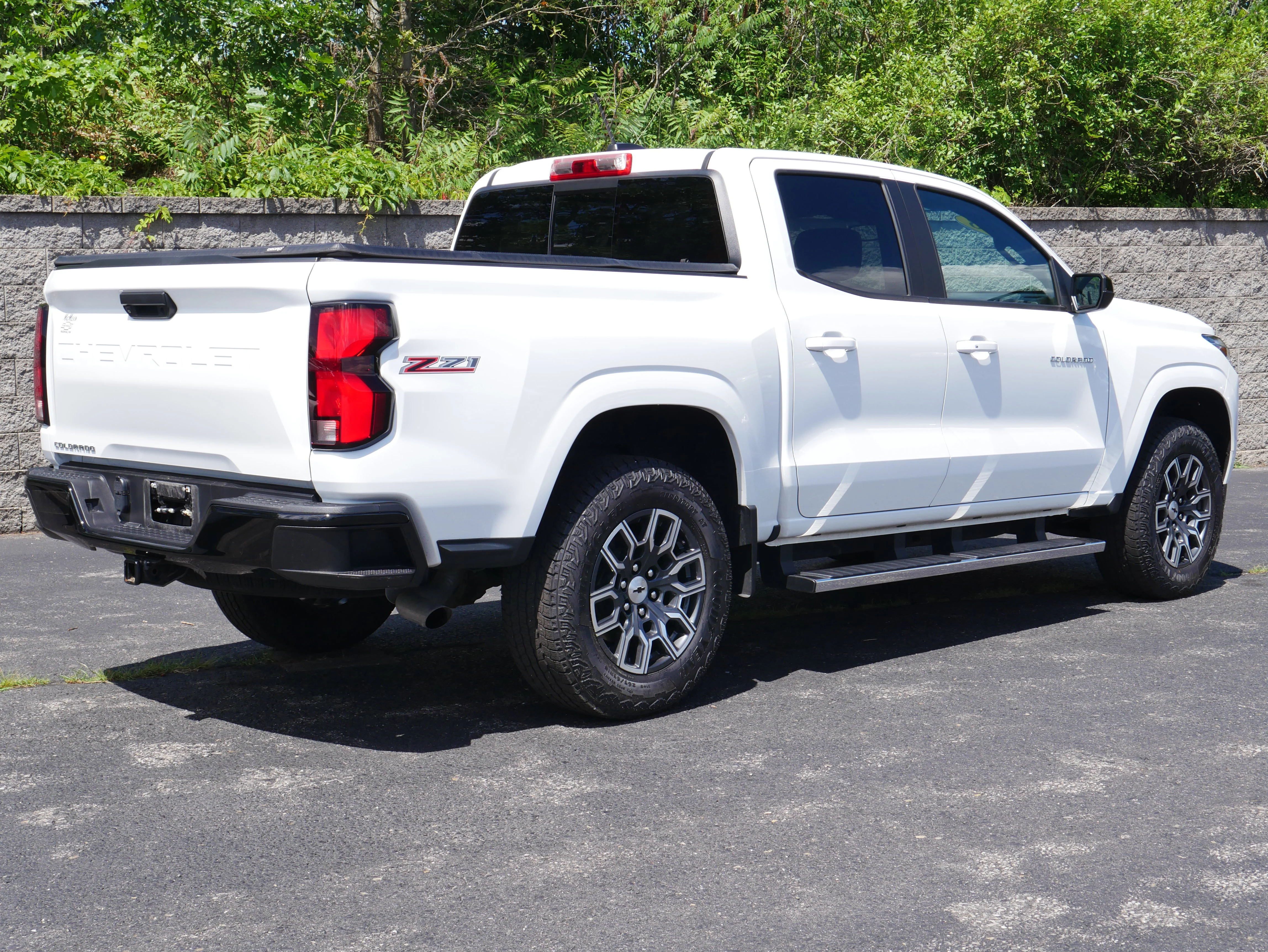 2023 Chevrolet Colorado Z71 - Photo 8