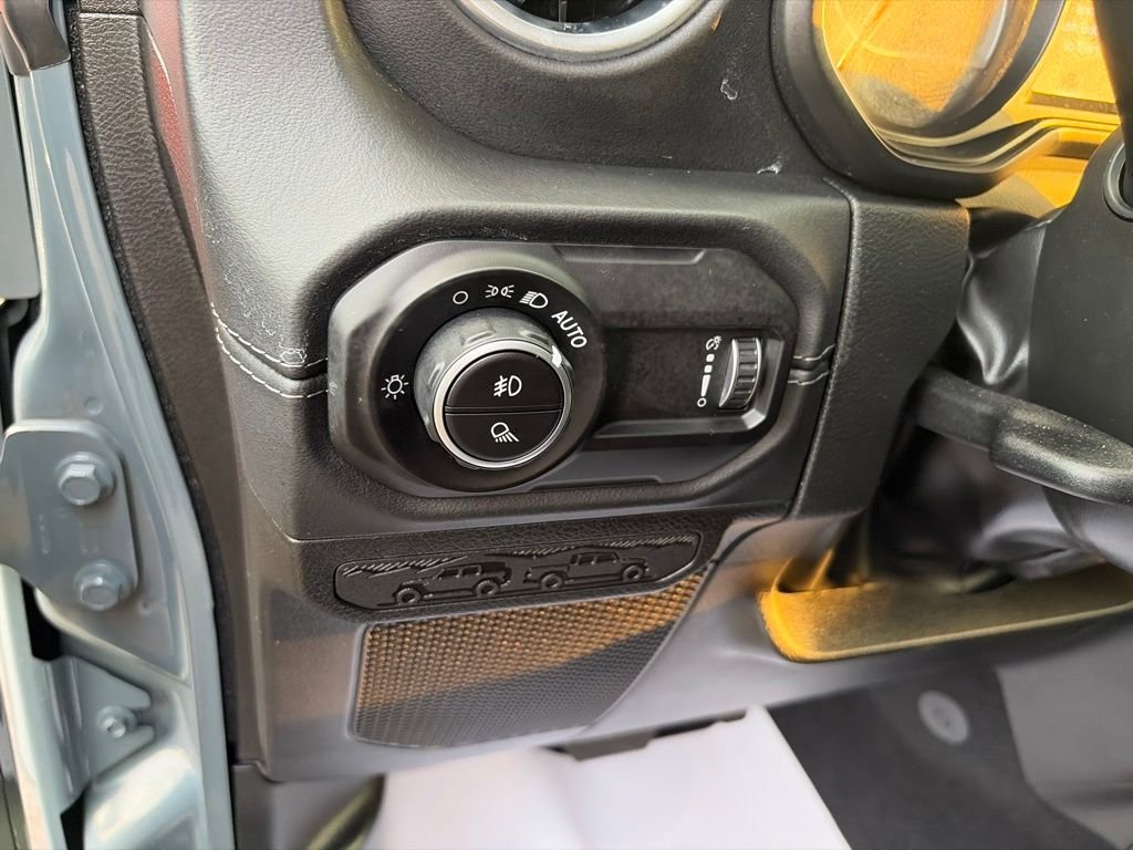 Certified Used 2025 Gray Jeep High Tide image 25