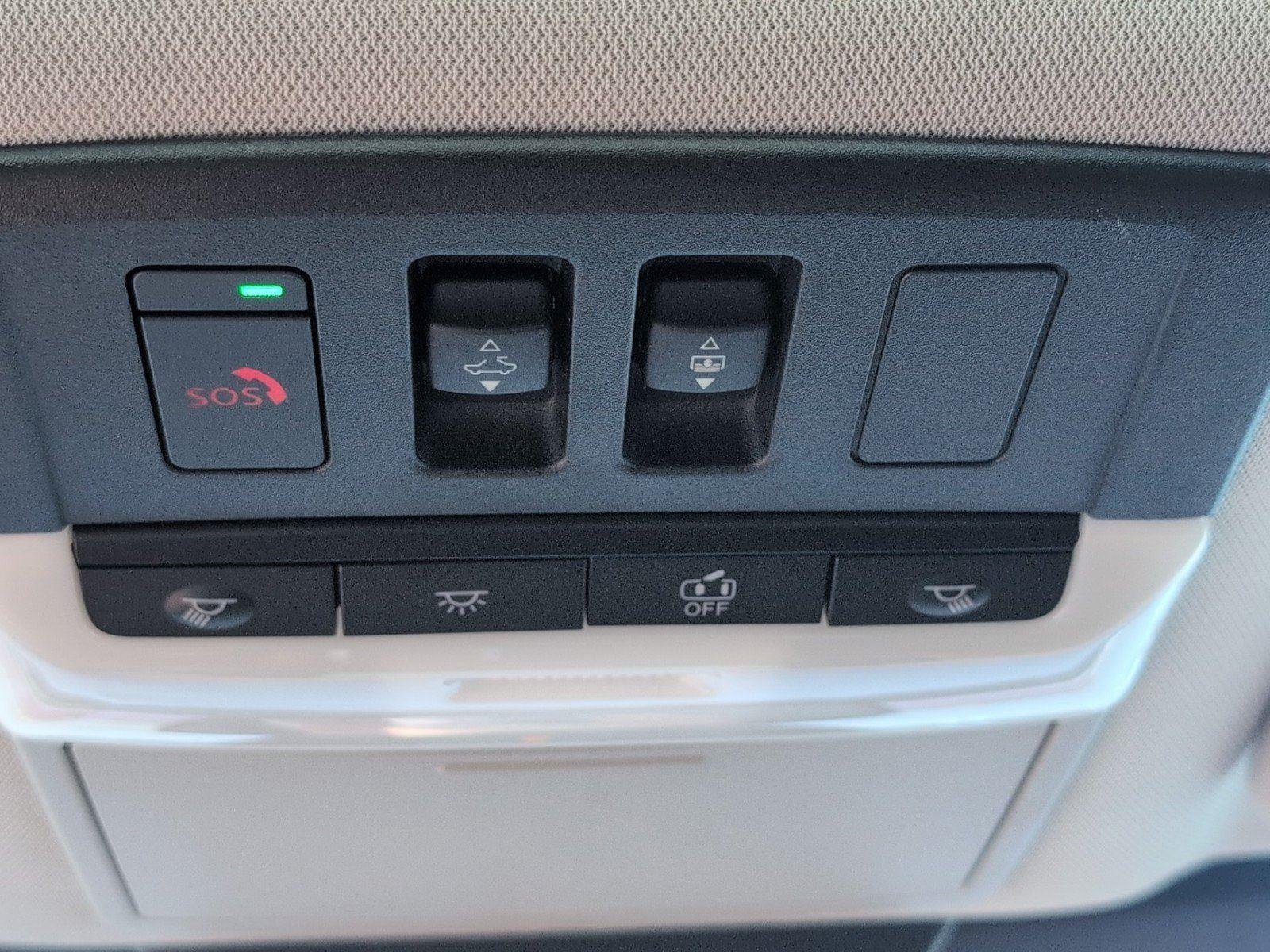 Used 2023 Scarlet Ember Tintcoat Nissan Platinum image 21