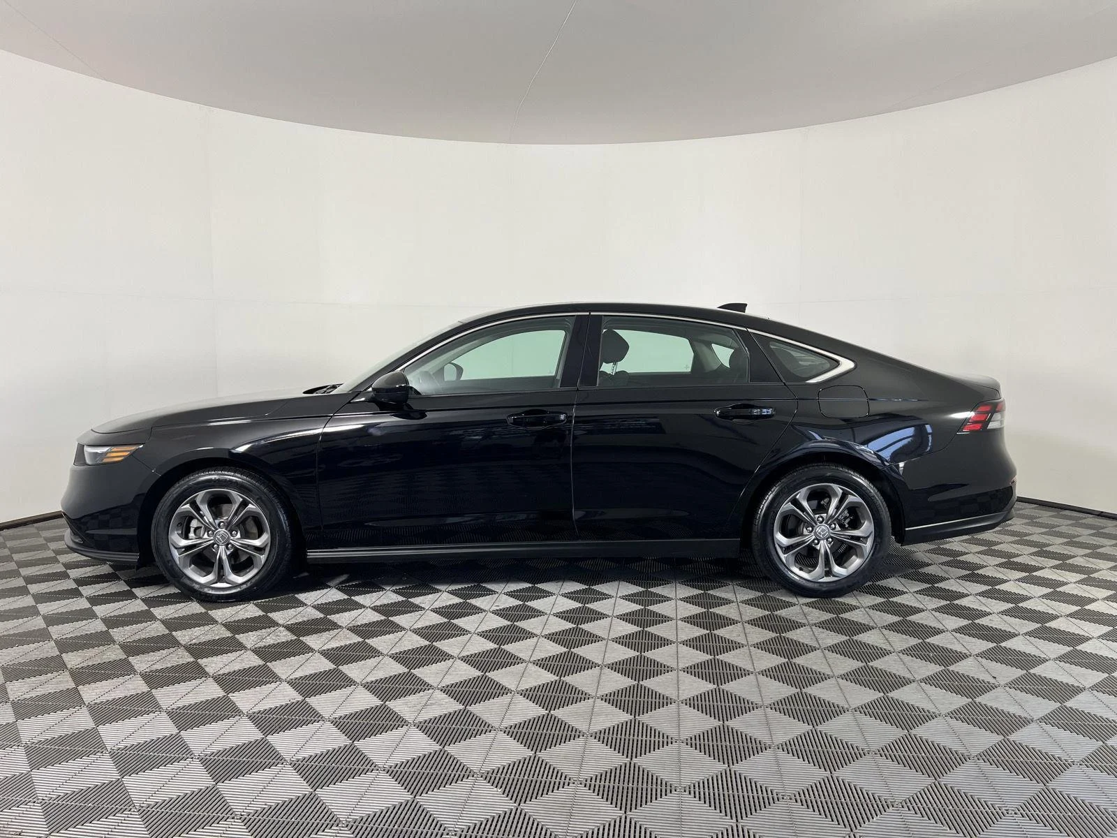 Used 2023  Honda EX image 27