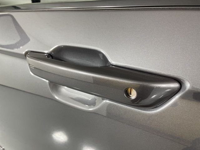 New 2025 Baltic Gray Metallic Clear-Coat Exterior Paint Jeep Limited image 12