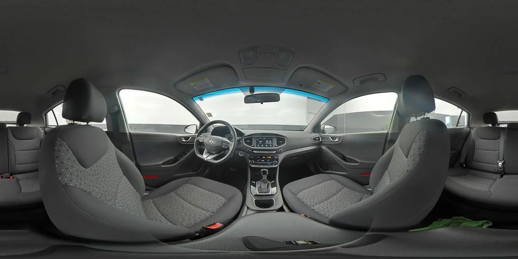 Used 2018 Silver Hyundai Blue image 13