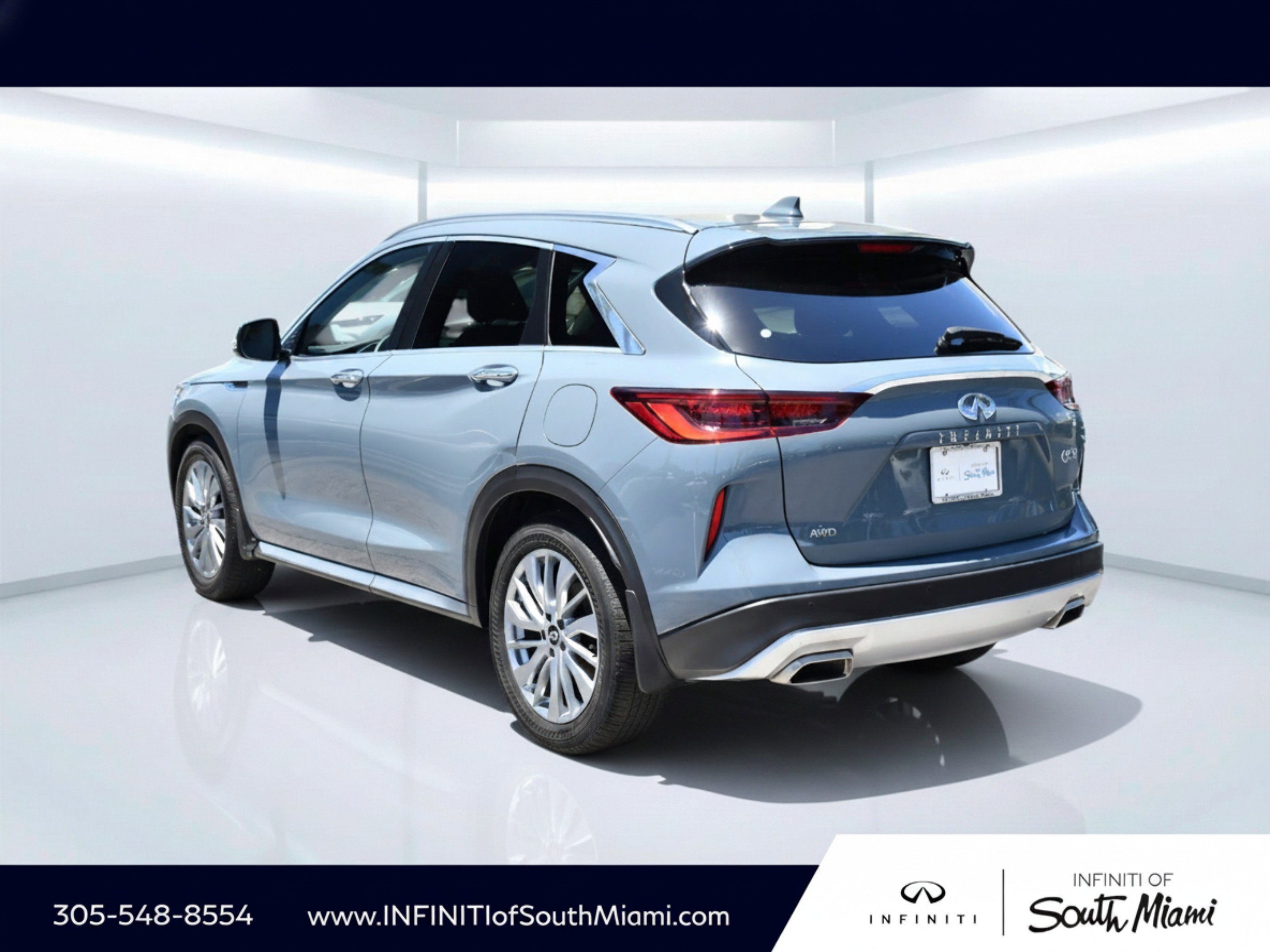 Used 2025 Slate Gray INFINITI LUXE image 6