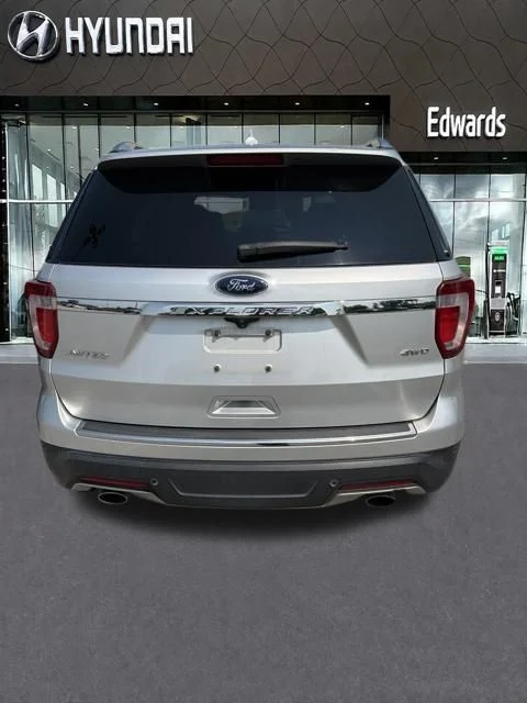 Used 2018 Silver Ford Limited image 7