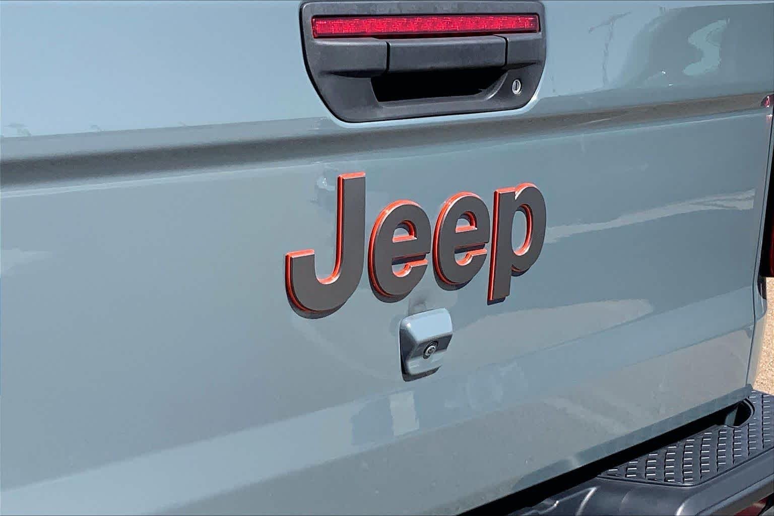 Used 2024 Anvil Clearcoat Jeep Mojave image 10