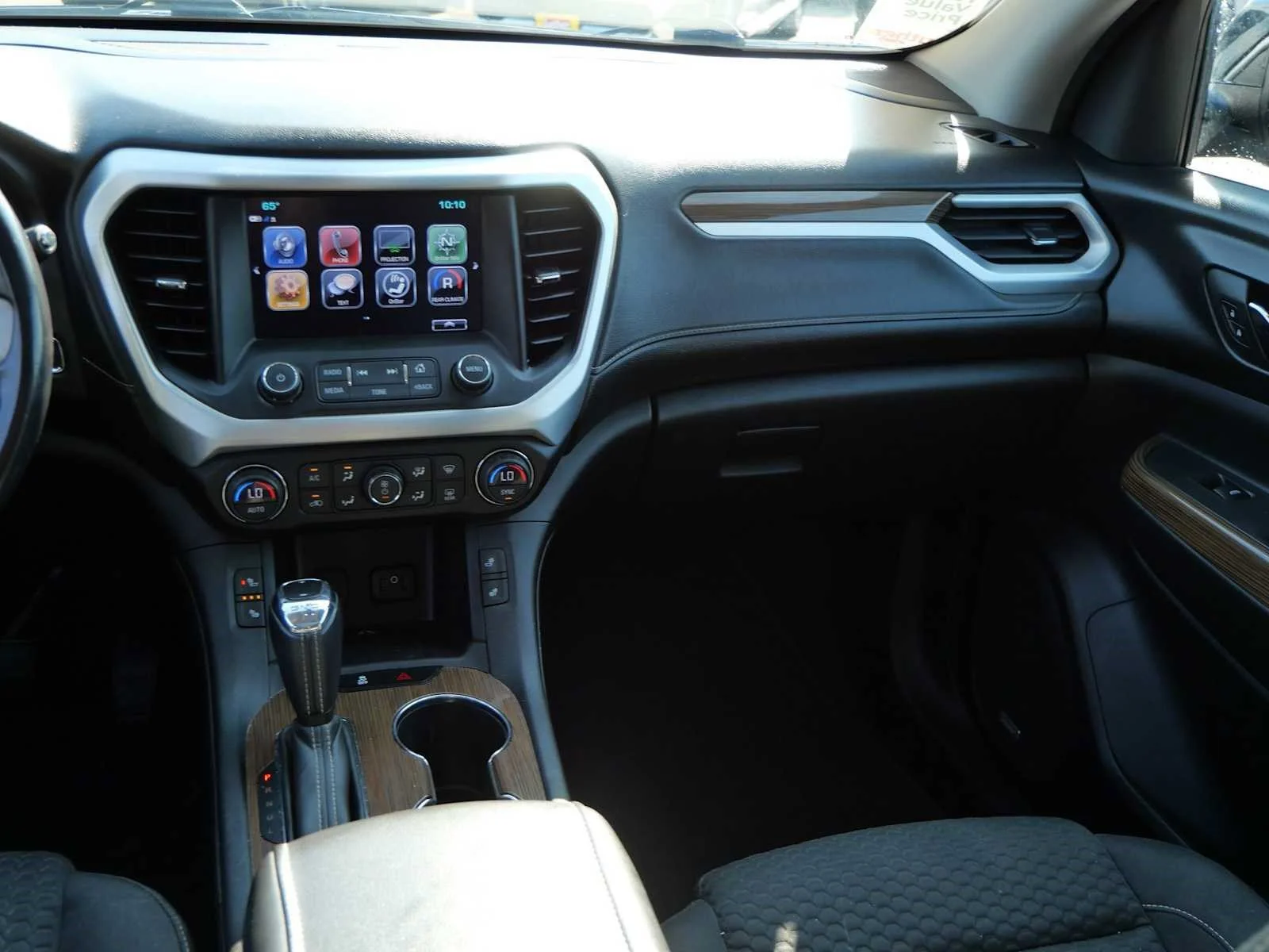 Used 2018 Ebony Twilight Metallic GMC SLE image 11