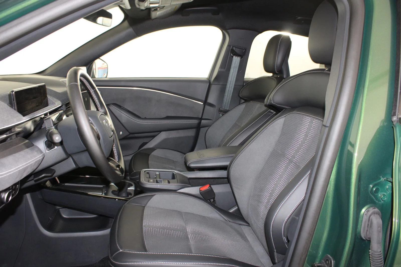Used 2025 Green Ford GT image 10