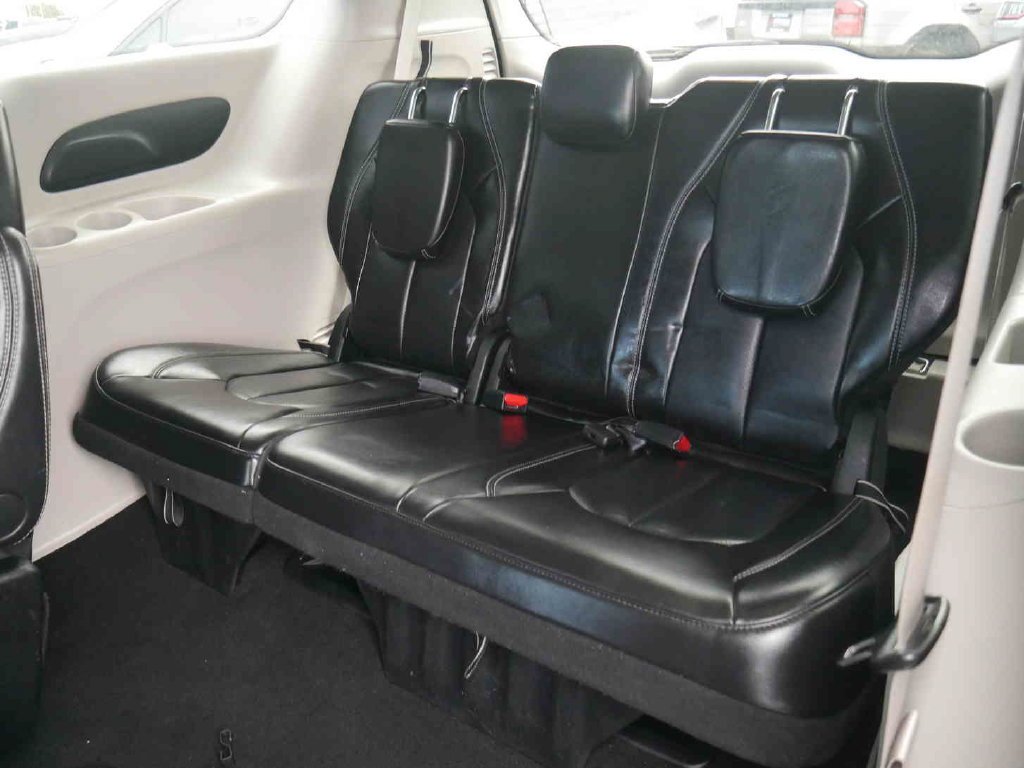 Used 2024 White Chrysler Touring L image 15