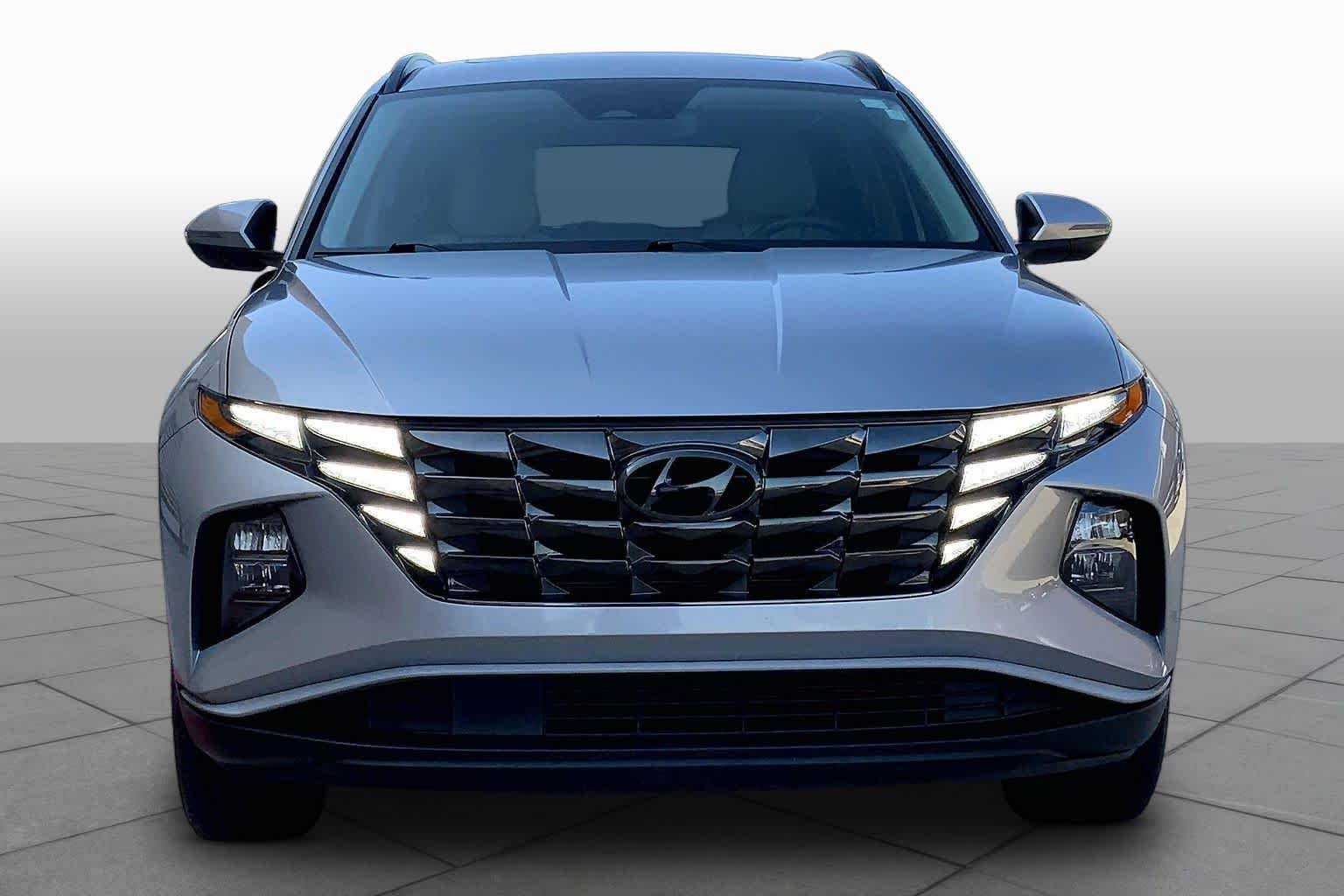 Used 2022 Shimmering Silver Hyundai SEL image 4