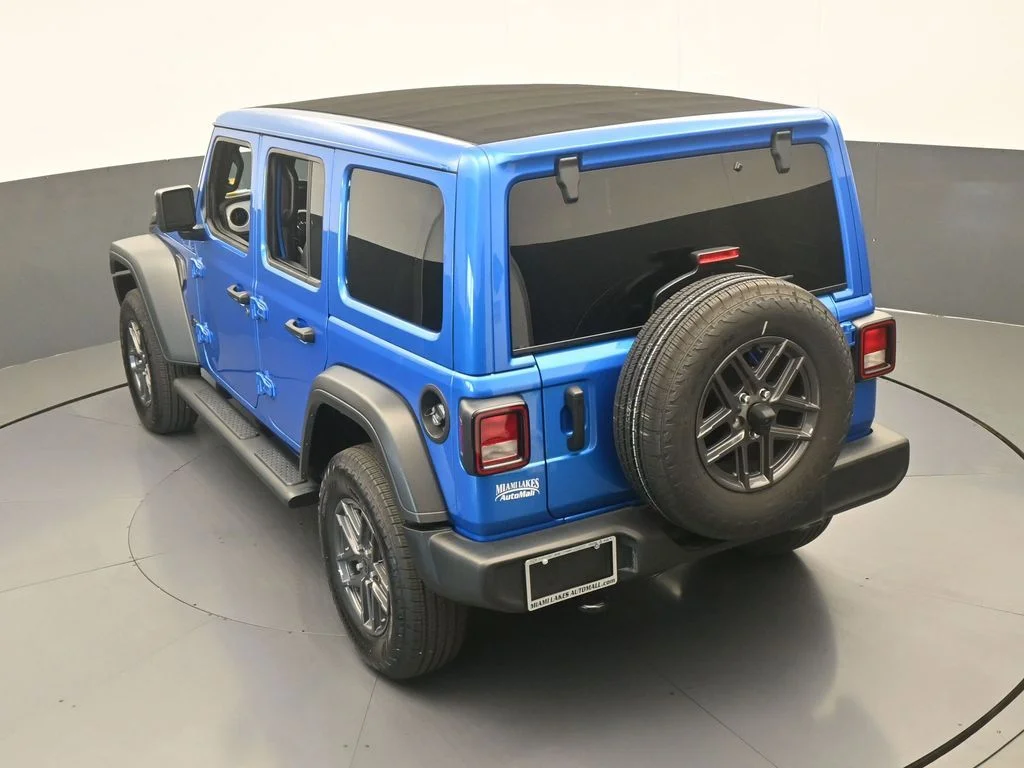 Used 2025 Hydro Blue Pearl Coat Jeep Sport S image 43