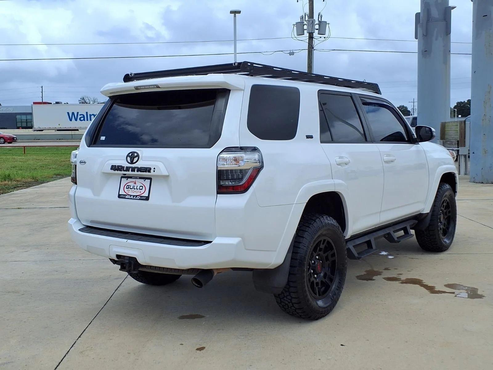Used 2021 White Toyota SR5 Premium image 6