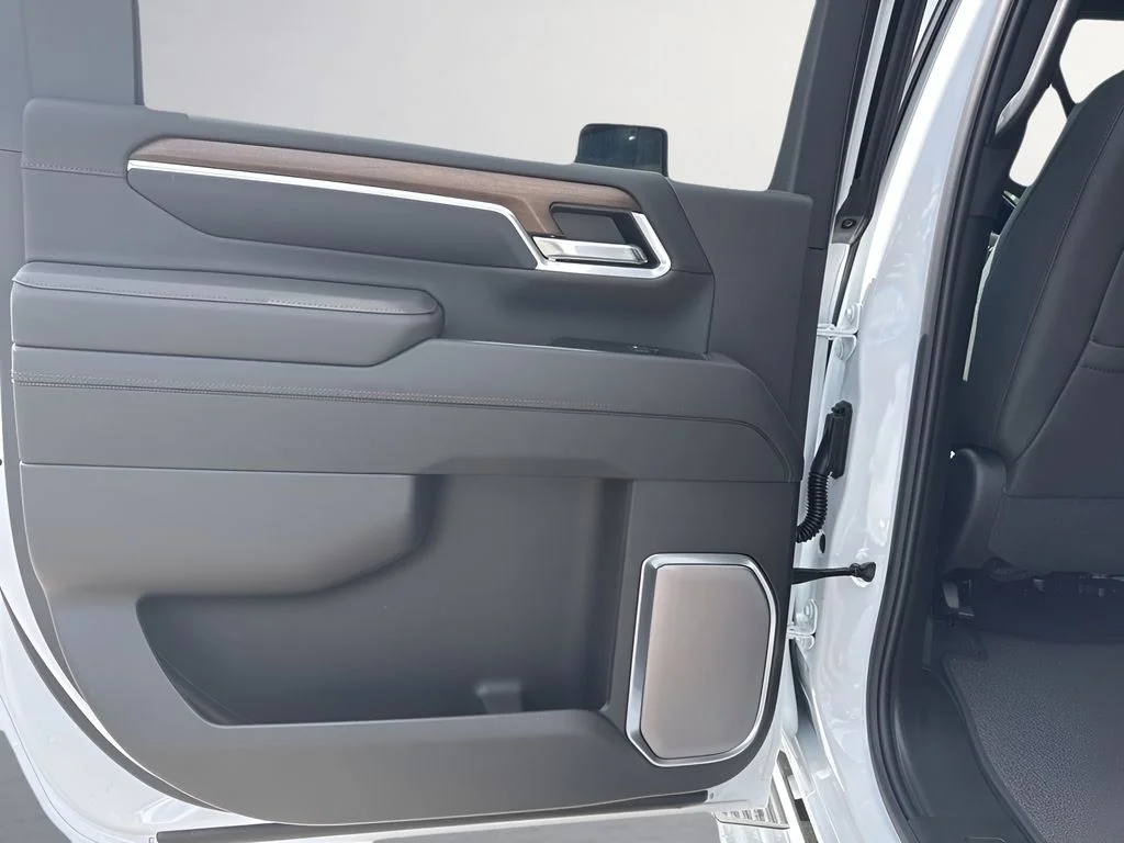 New 2026 White Chevrolet High Country image 28
