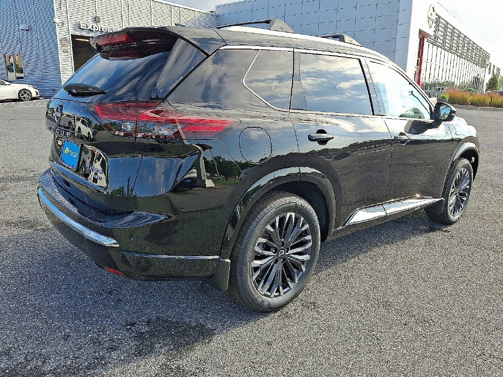New 2026 Super Black Nissan Platinum image 4