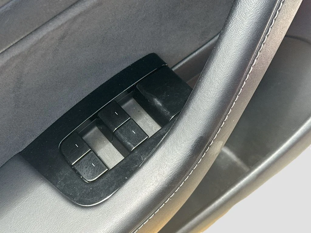 Used 2020  Tesla Standard image 18