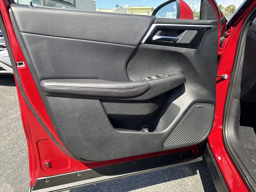 New 2026 Red Diamond Mitsubishi SE image 22