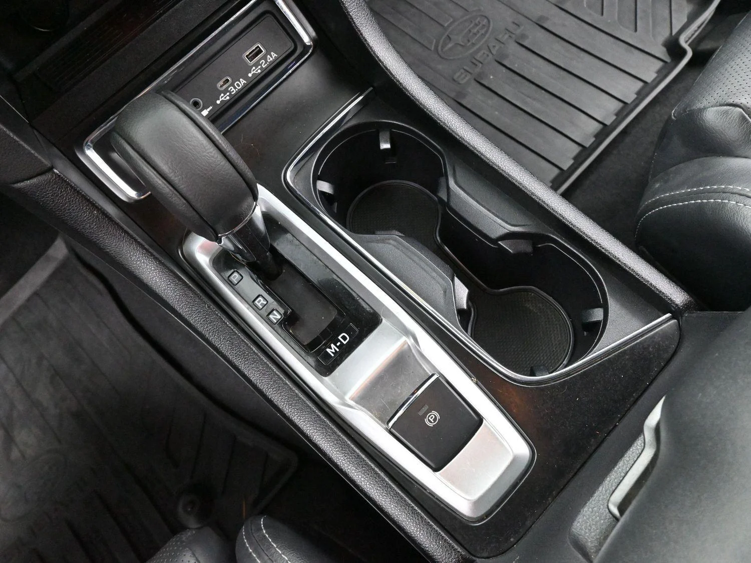 Used 2023 Ice Silver Metallic Subaru Limited image 24