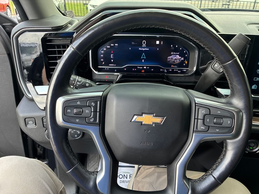 Used 2022 Gray Chevrolet LT image 14