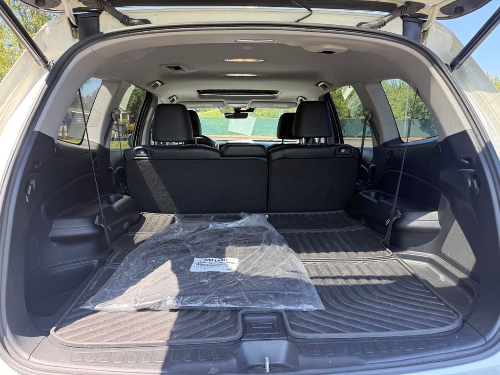 Used 2019 White Diamond Pearl Honda EX-L image 22