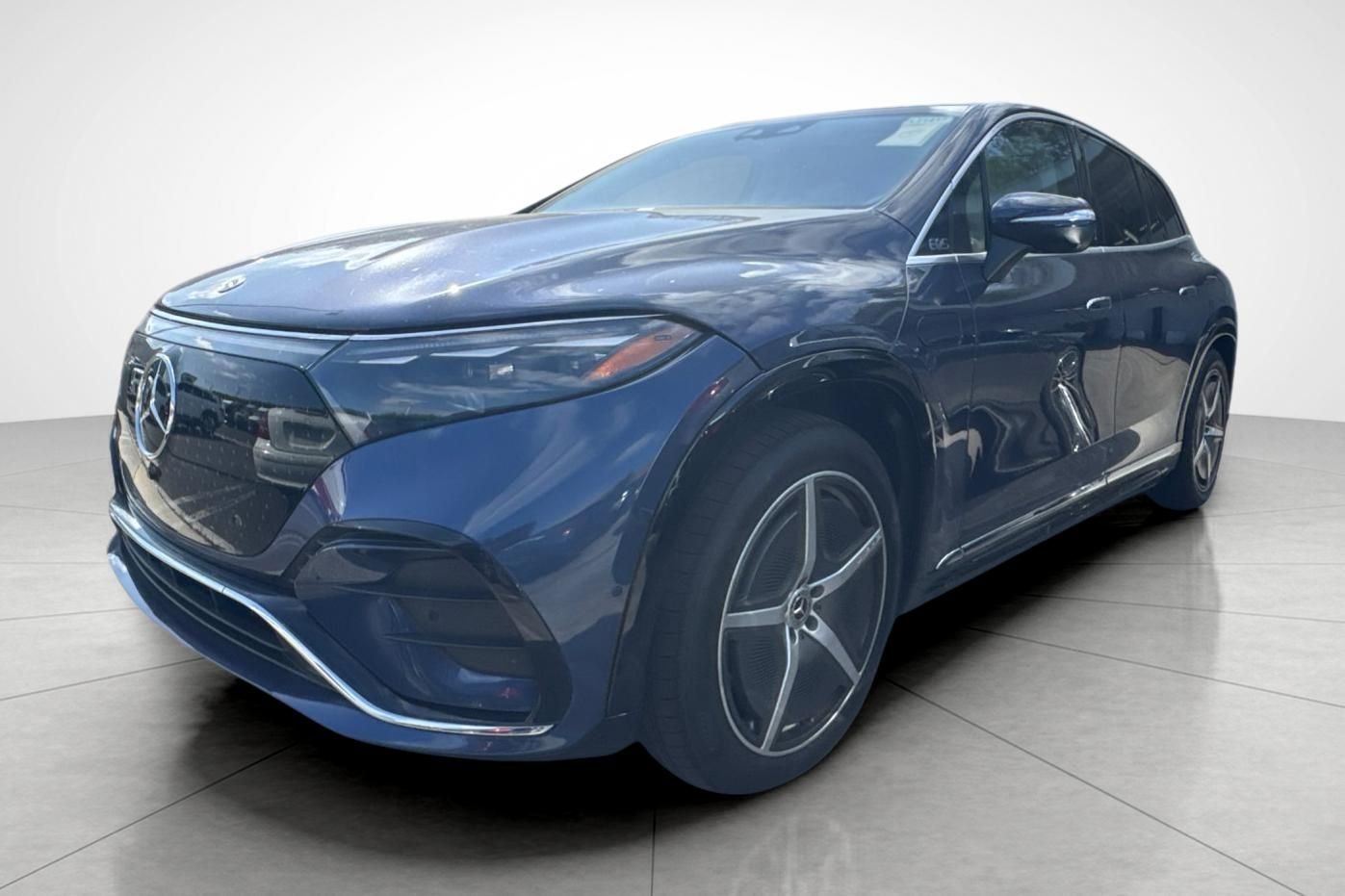 Used 2023 Blue Mercedes-Benz 450 image 2