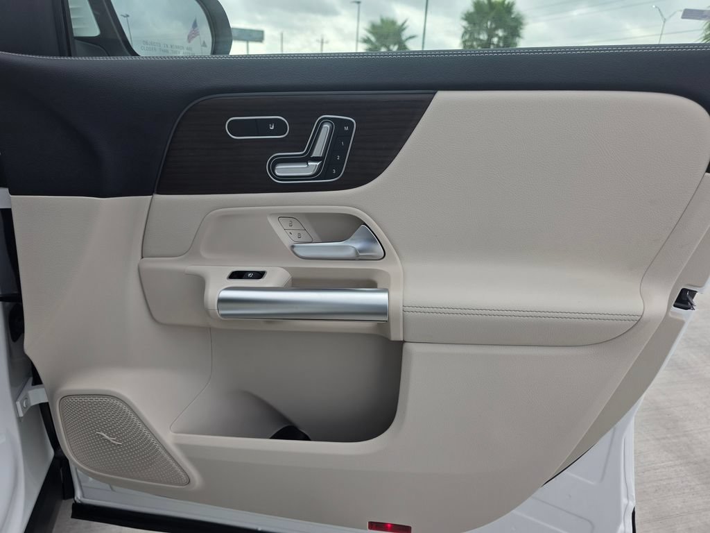 New 2026 Polar White Mercedes-Benz GLA 250 image 43
