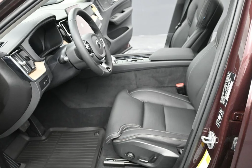 New 2026 Mulberry Red Volvo T8 Ultra image 10