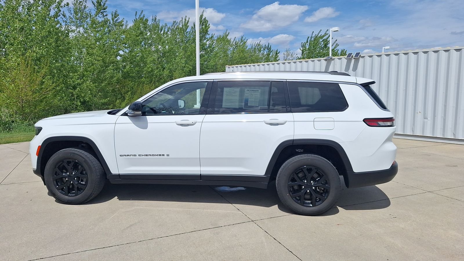 Certified Used 2023 White Jeep Limited image 7