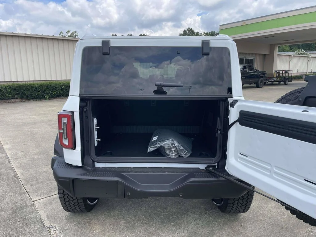 New 2025 Oxford White Ford Badlands® image 10