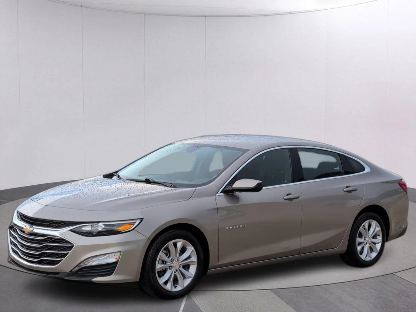 Used 2024 Mineral Gray Metallic Chevrolet LT image 1
