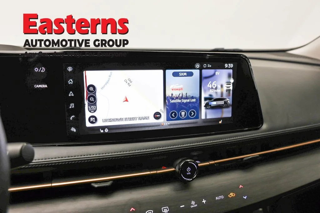 Used 2023 Black Nissan ENGAGE image 18
