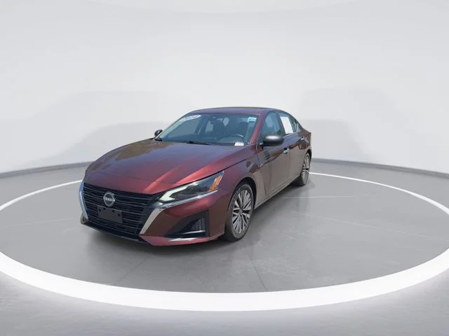 Used 2024 Red Nissan 2.5 SV image 3