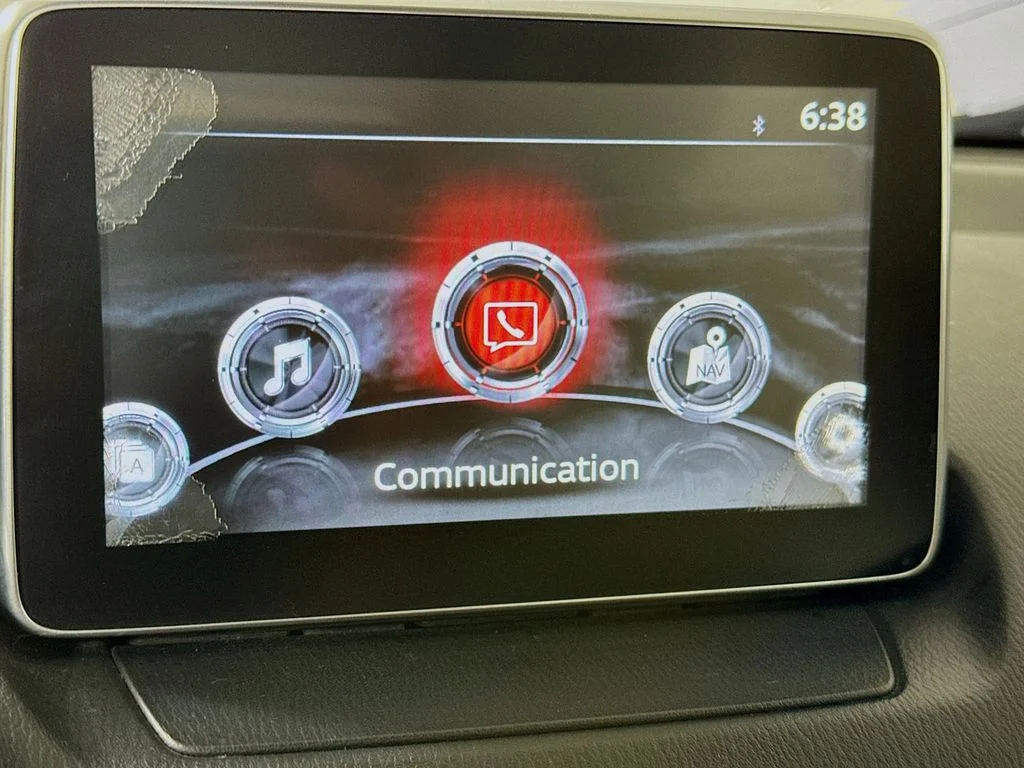 Used 2016 White Mazda Grand Touring image 18