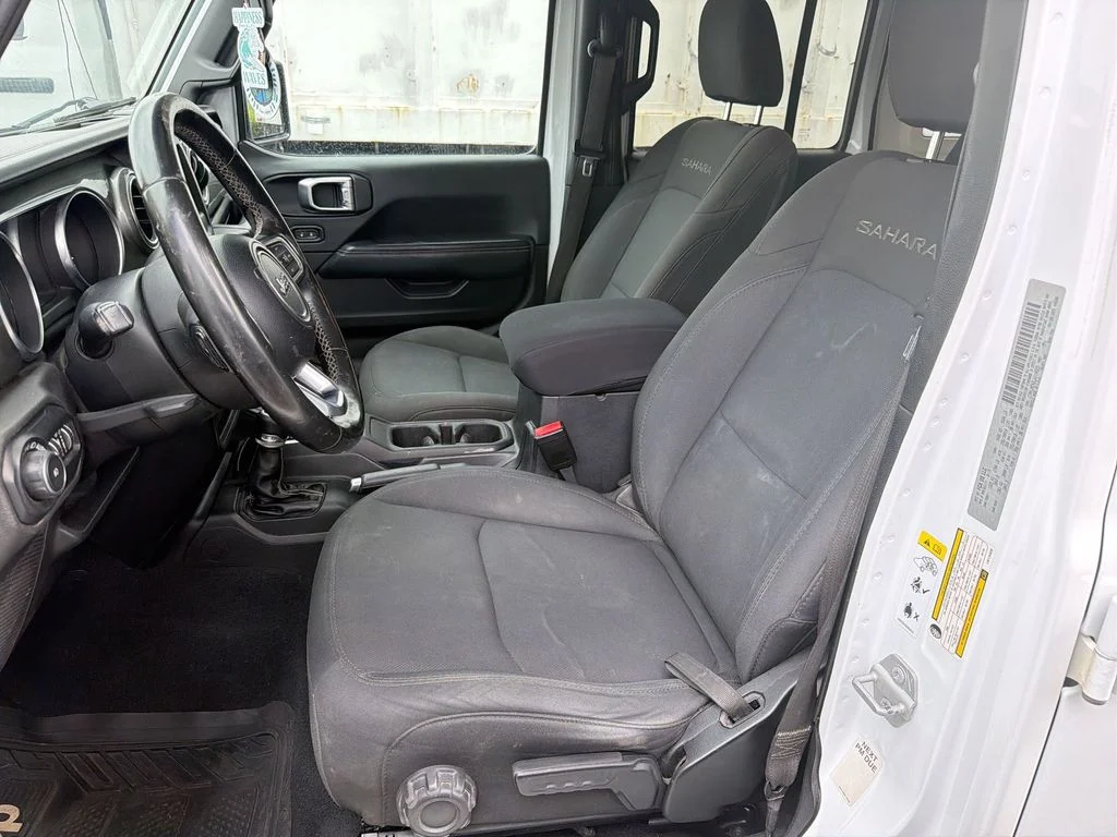 Used 2020 White Jeep Unlimited Sahara image 3
