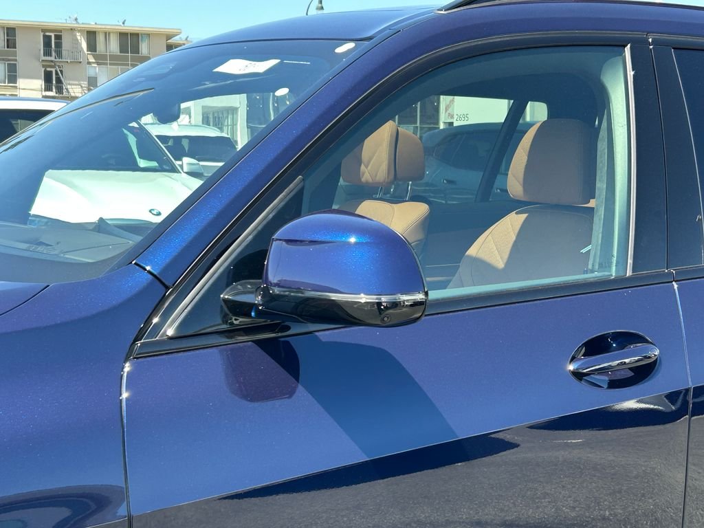 New 2027 Tanzanite Blue II Metallic BMW xDrive40i image 10
