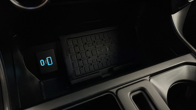 Used 2024 Agate Black Metallic Ford XLT image 28