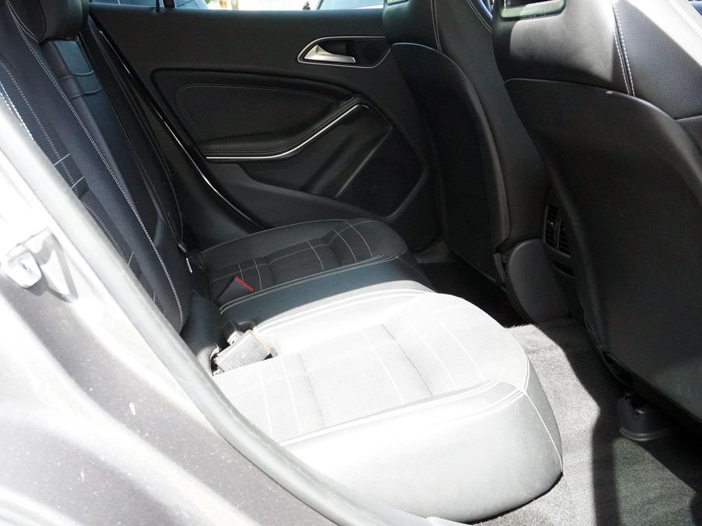 Used 2017 Gray Mercedes-Benz GLA 250 image 31