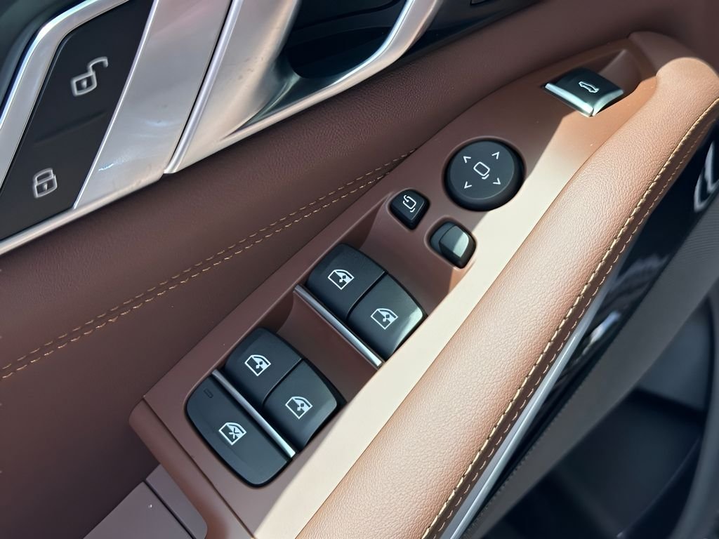 New 2026 Black Sapphire Metallic BMW M60i image 12