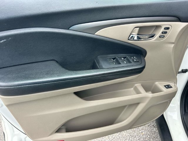 Used 2019  Honda EX-L image 27