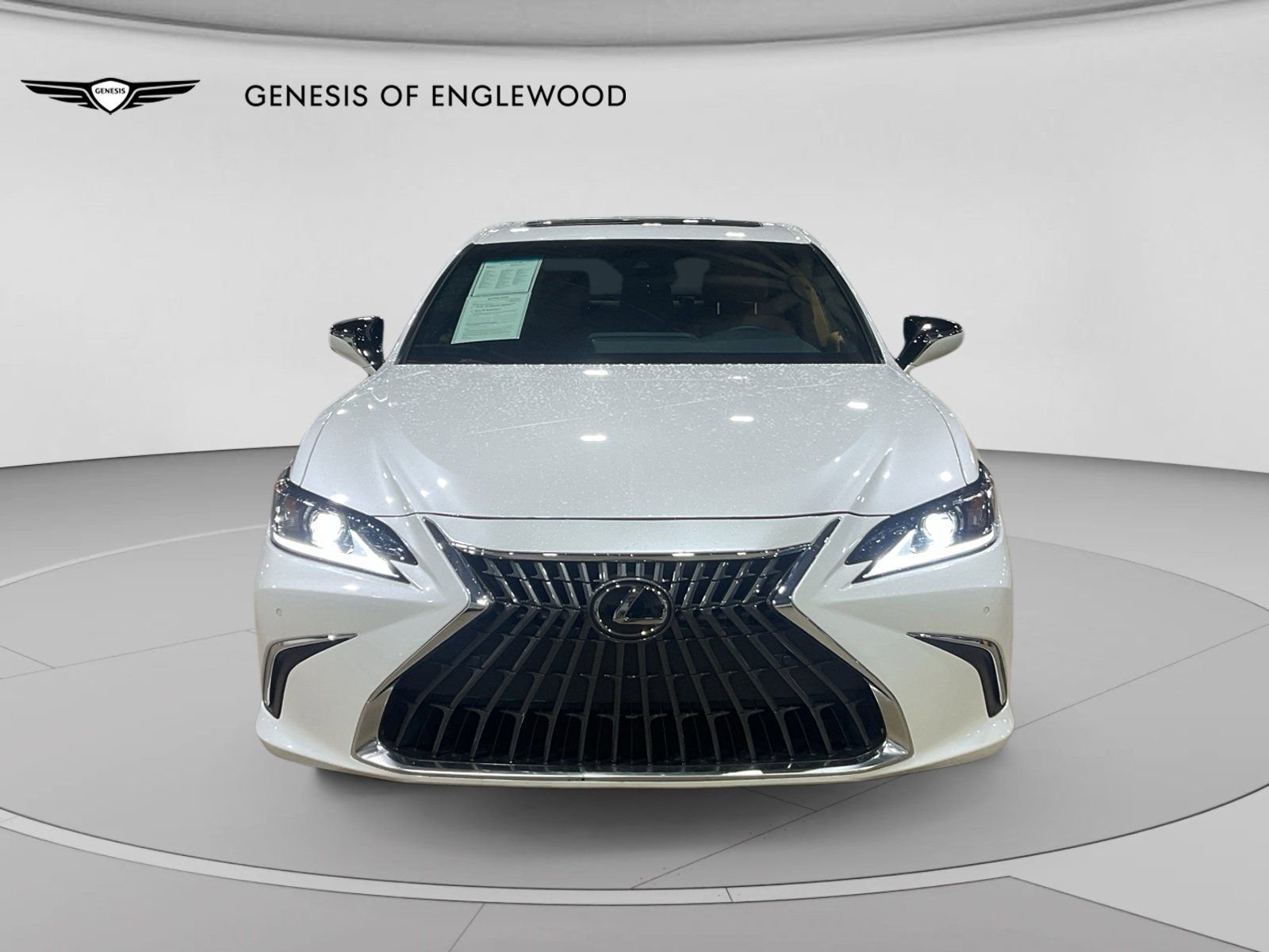 Used 2025 White Lexus 350 image 2