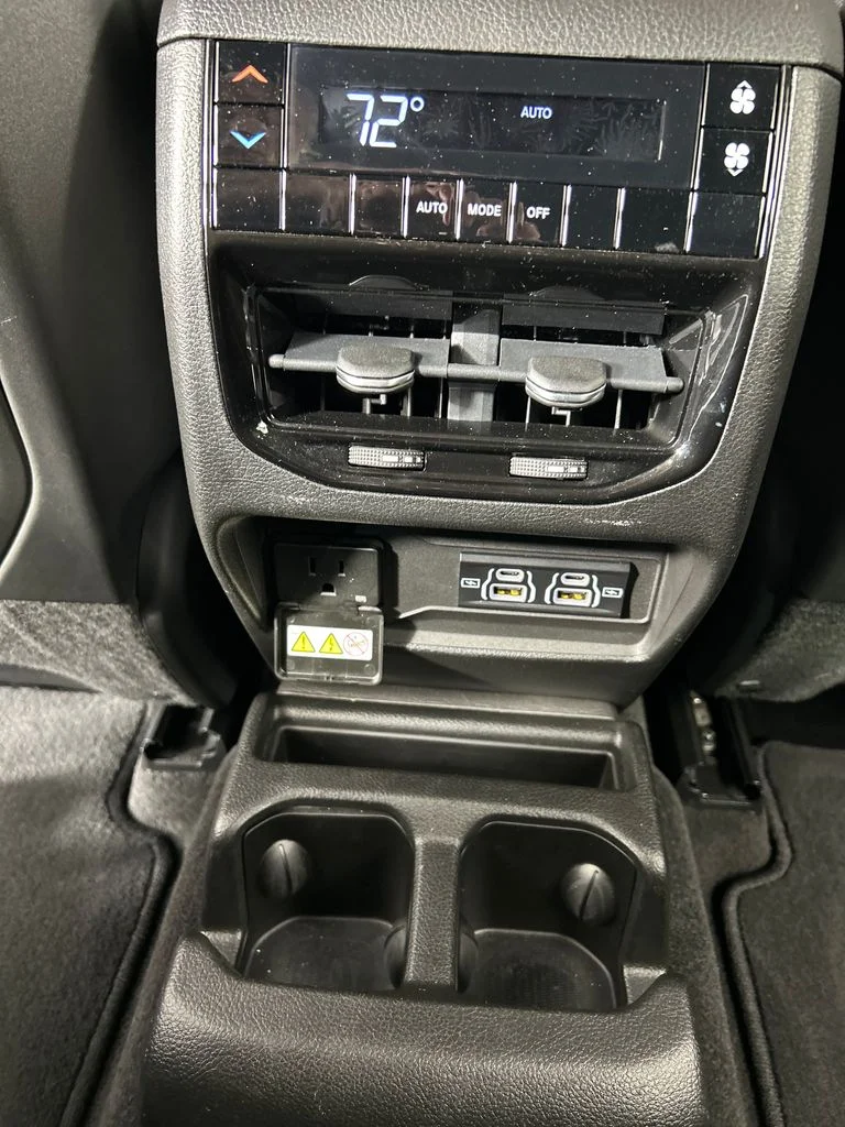 Used 2021 Black Jeep Altitude image 18