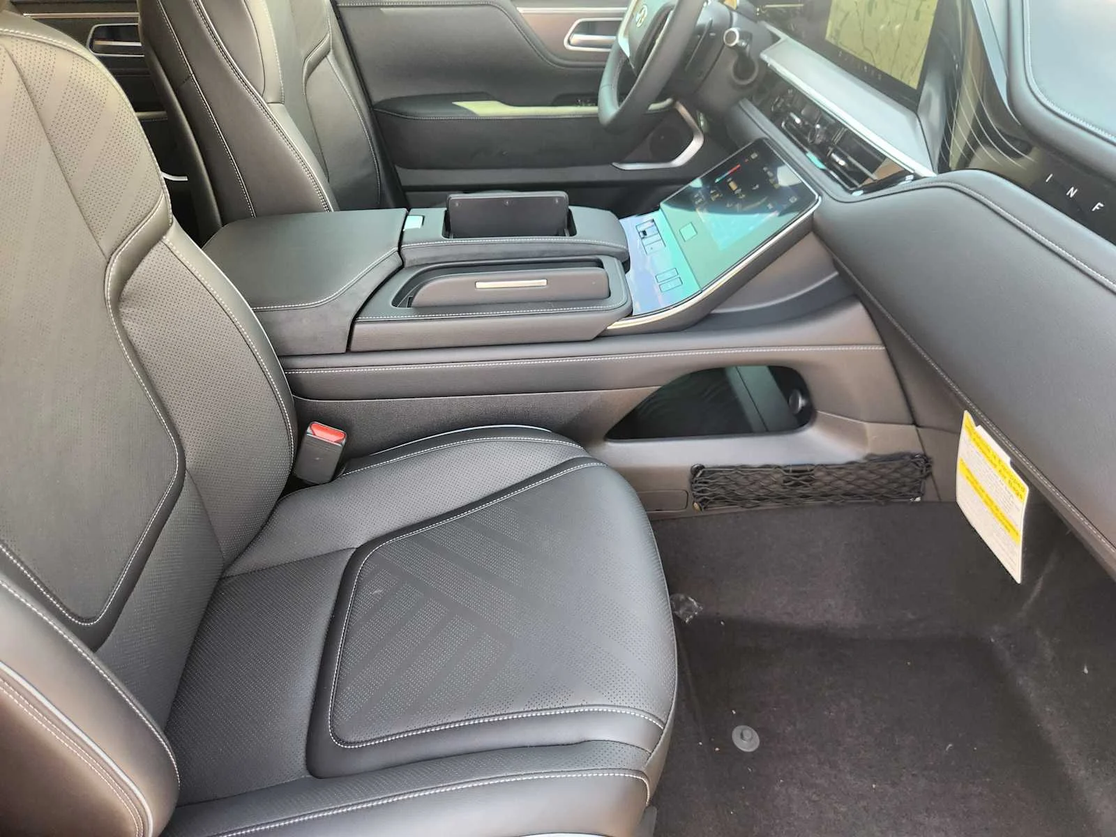 New 2027 BLACK OBSIDIAN INFINITI Luxe 4WD image 9